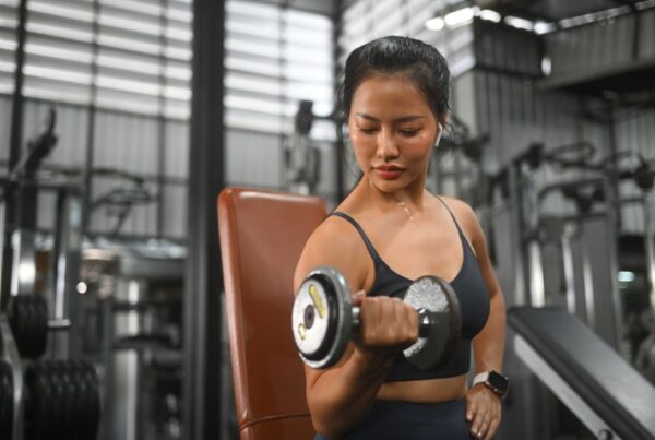 Elbow Pain When Lifting Weights or Objects